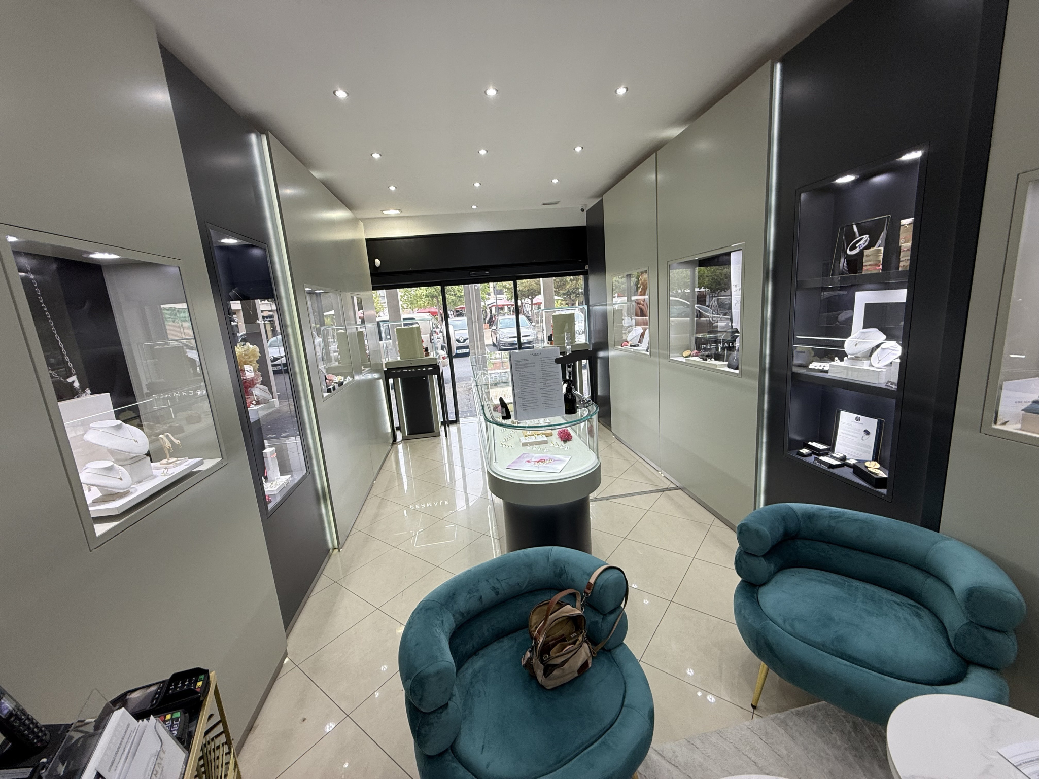 Agence immobilière de KAZE REUNION IMMOBILIER