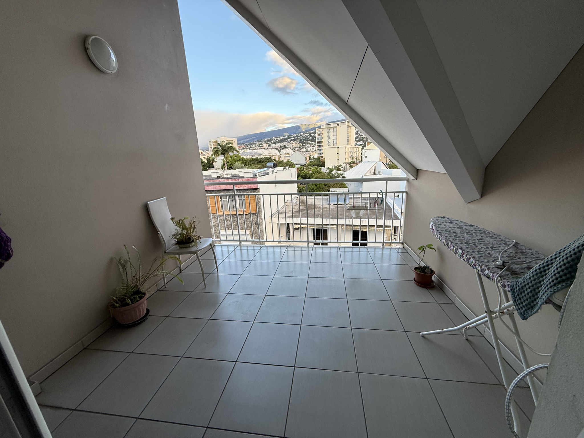 Agence immobilière de KAZE REUNION IMMOBILIER